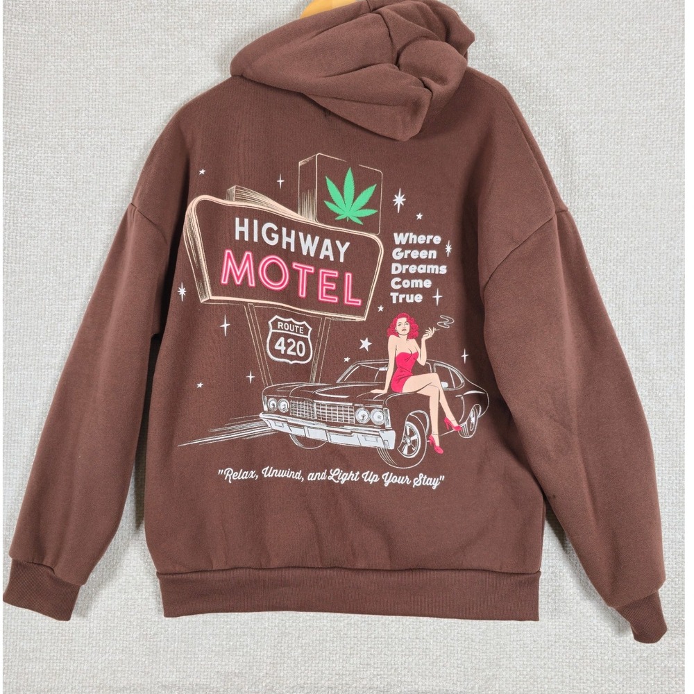 BrandMakers Highway Four-Twenty Smokers Club Motel Brown Zip Hoodie Mens M‎ NWT